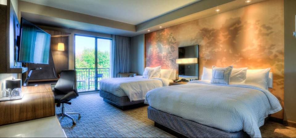 View of the Standard Double Queen Room at the Courtyard by Marriott Pigeon Forge