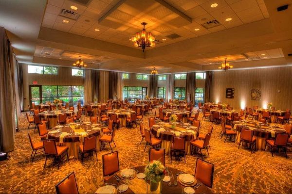 Meeting Space at the Courtyard in Pigeon Forge 600
