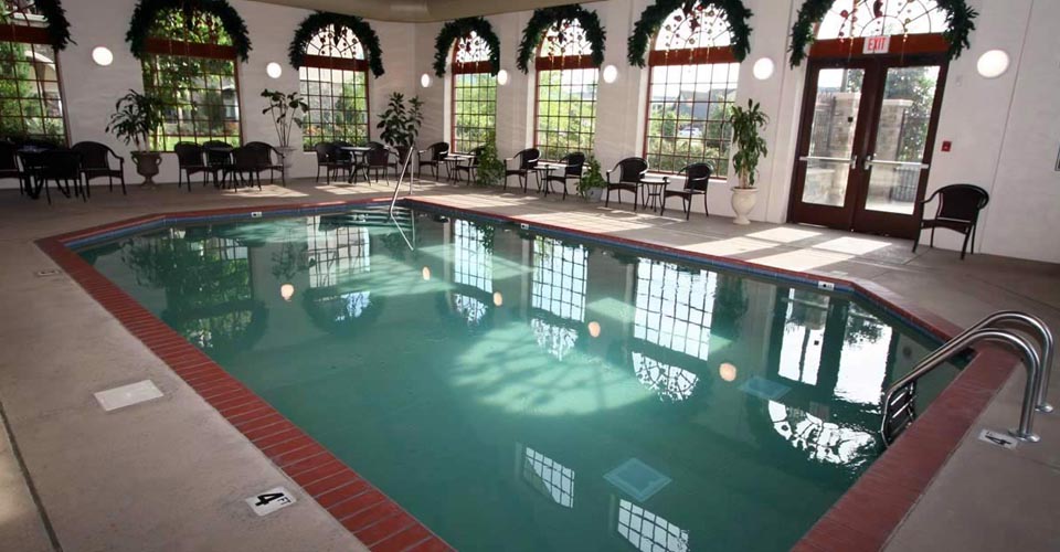 Indoor Heated Pool at The Inn at Christmas Place Pigeon Forge 960
