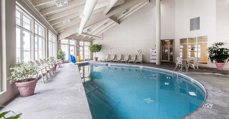 Indoor Pool at the Mainstay Suites in Pigeon Forge 960