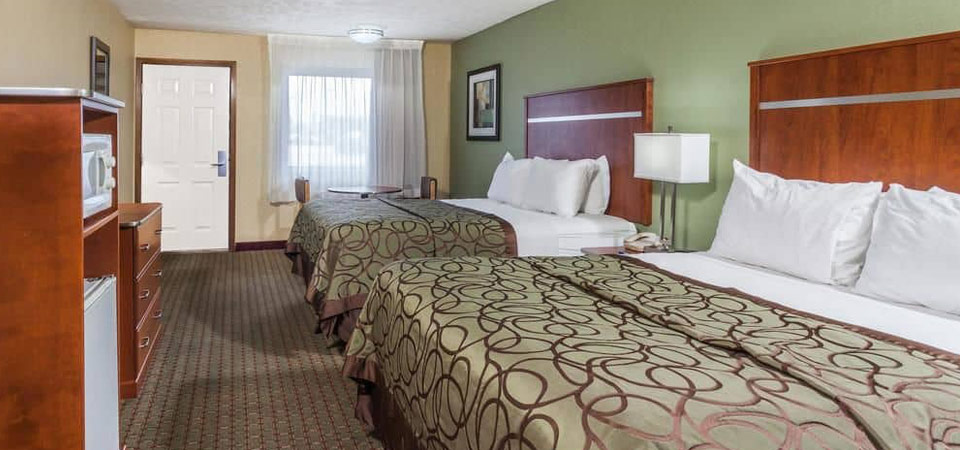 View of the Standard Room with 2 Queen Beds at the Baymont Inn and Suites in Pigeon Forge 960