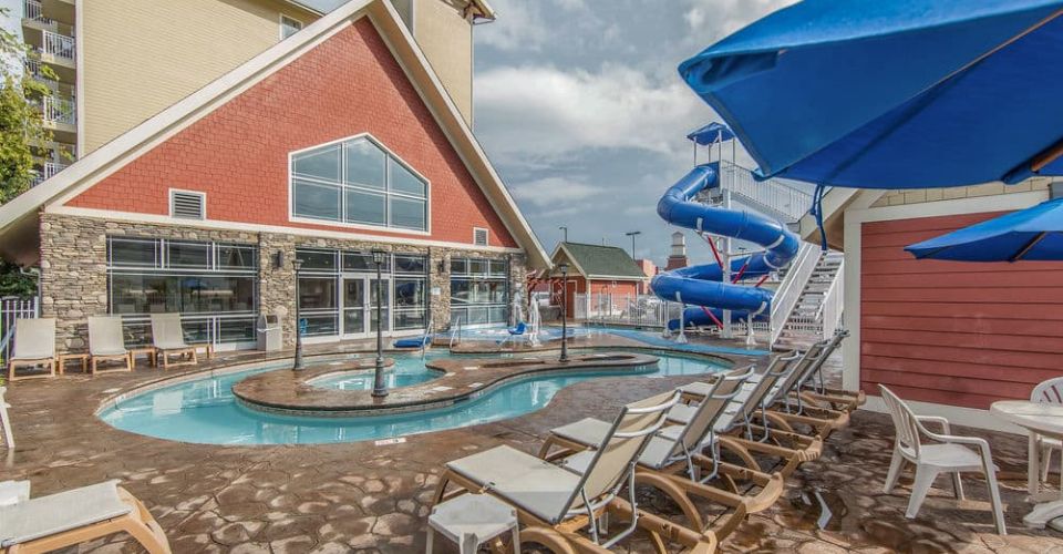 Clarion Inn Pigeon Forge Outdoor Lazy River and Water Slide 960