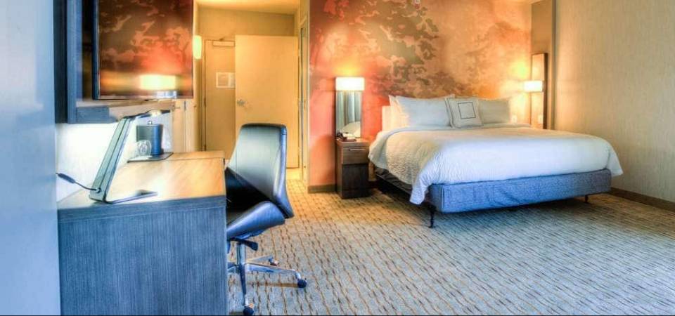 View of the Standard King Room at the Courtyard by Marriott Pigeon Forge