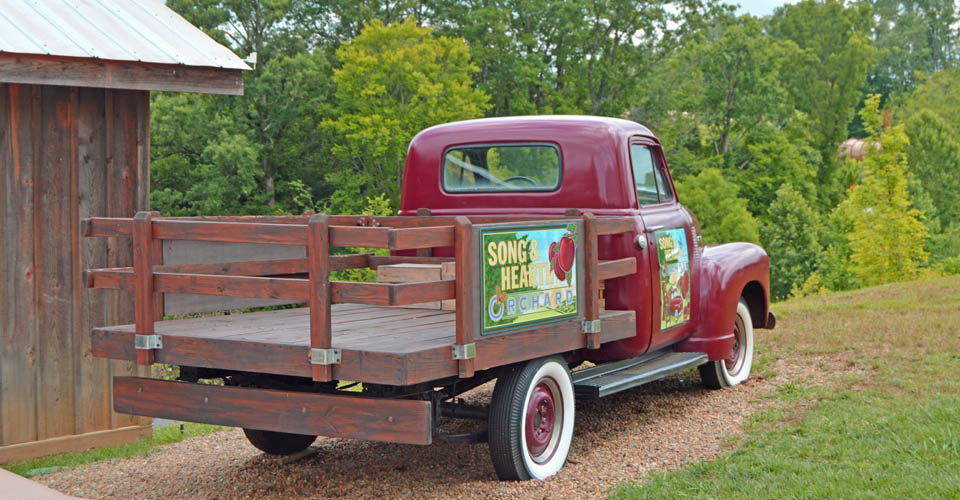 Old Fruit Truck at DreamMore Resort in Pigeon Forge 960