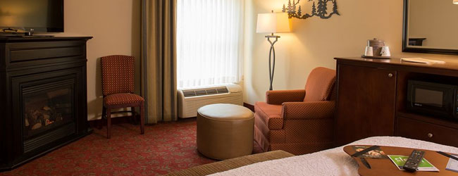 Hampton inn and Suites on the Parkway in Pigeon Forge Suite with Fireplace wide