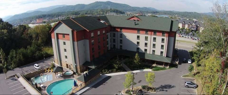 Overhead view of the Outdoor Pools and Kids Splash Park at the Hampton Inn Pigeon Forge 960