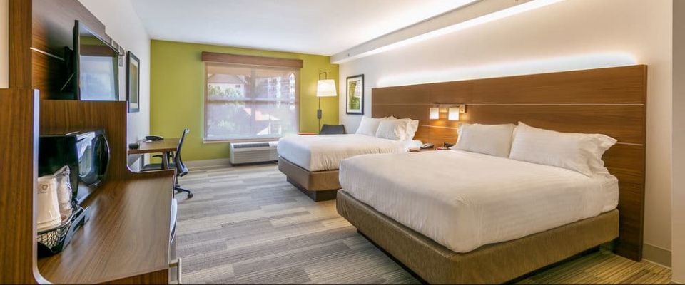 View of the Standard Room with 2 Queen Beds at the Holiday Inn Express in Gatlinburg Downtown