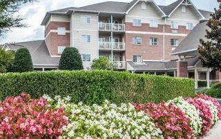 Landscaping and suites at the Mainstay Suites in Pigeon Forge 600