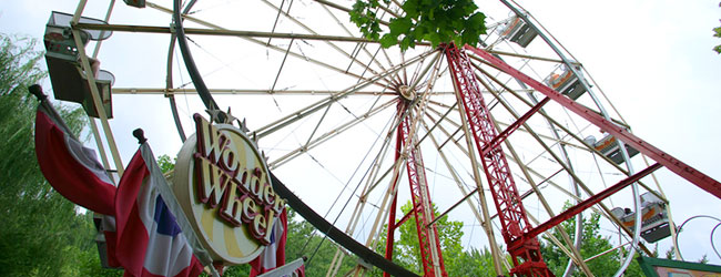 The Wonder Wheel Ferris Wheel in Dollywood wide