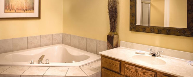 Large Master Bathroom with Jacuzzi Tub at the Wyndham Smoky Mountains